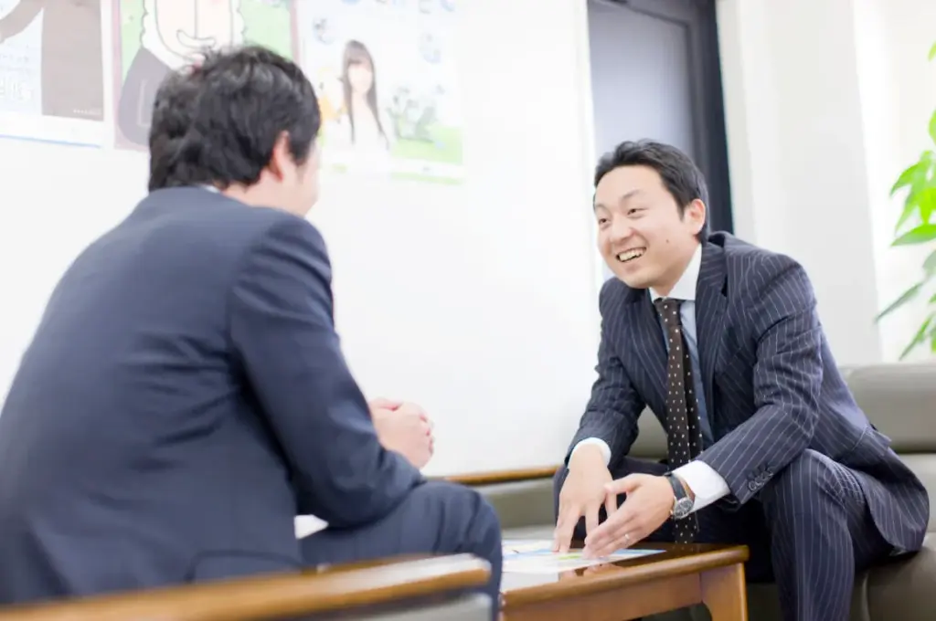 社員